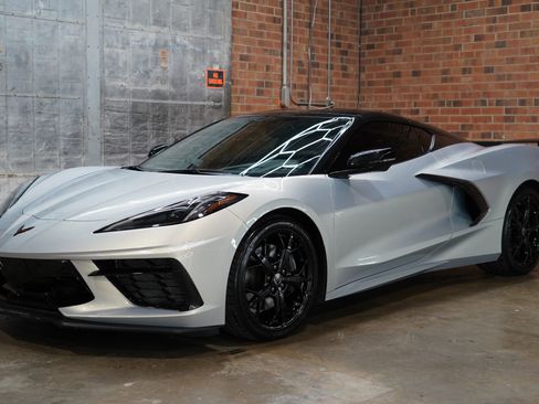 Used 2021 Chevrolet Corvette Stingray Preferred Cpe w/ 2LT image 9