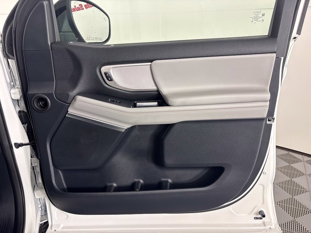 Used 2025 Ford Expedition Active RWD image 44