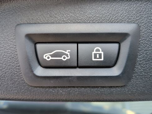 Used 2022 BMW X5 sDrive40i w/ M Sport Package RWD image 40