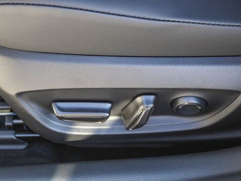 New 2026 Toyota Prius Plug-In Hybrid FWD image 24