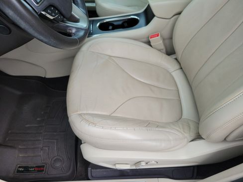 Used 2017 Lincoln MKC Reserve FWD image 26