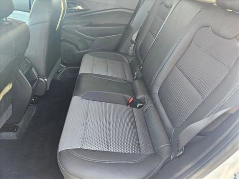 Used 2025 Chevrolet Trax LT image 18