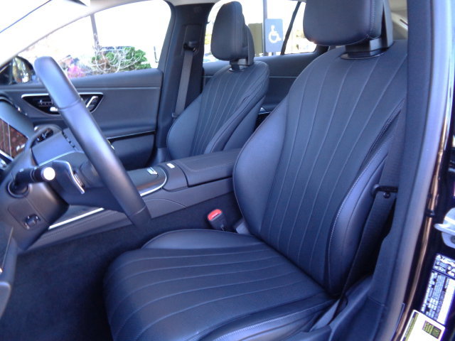 Used 2025 Mercedes-Benz E 450 4MATIC All-Terrain Wagon w/ Leather Package image 9
