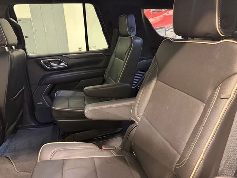 Used 2022 GMC Yukon SLT w/ SLT Luxury Package image 28