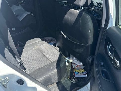 Used 2018 Nissan Rogue SV FWD image 14