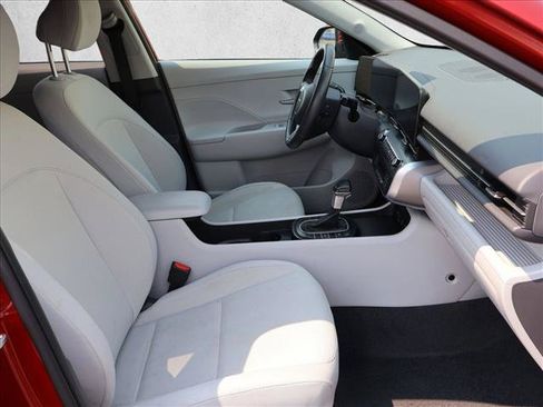 Used 2025 Hyundai Kona SEL AWD/4WD image 27