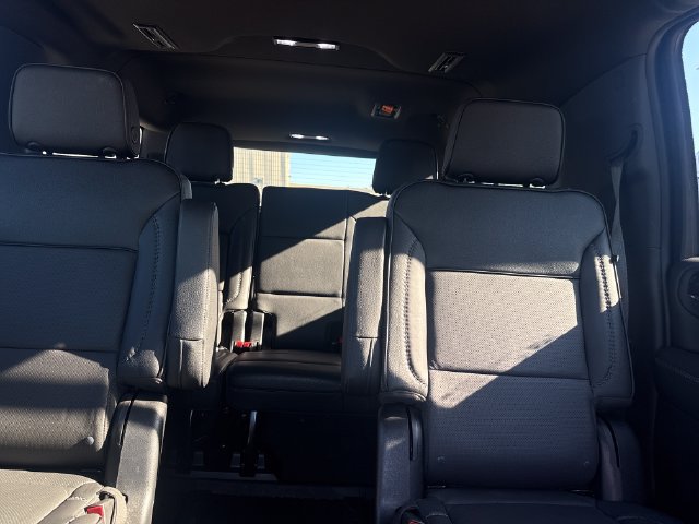 Used 2023 GMC Yukon XL Denali w/ Advanced Technology Package AWD/4WD image 22