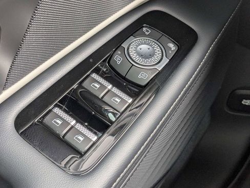 Used 2025 Lincoln Nautilus Premier AWD/4WD image 26
