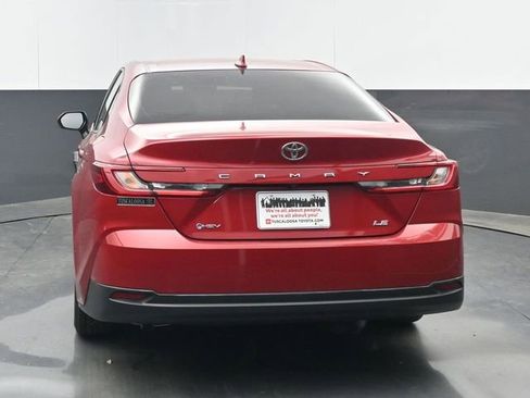 Used 2025 Toyota Camry LE w/ Convenience Package image 4