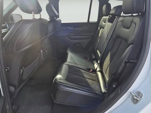 Used 2024 Jeep Grand Cherokee Altitude image 28