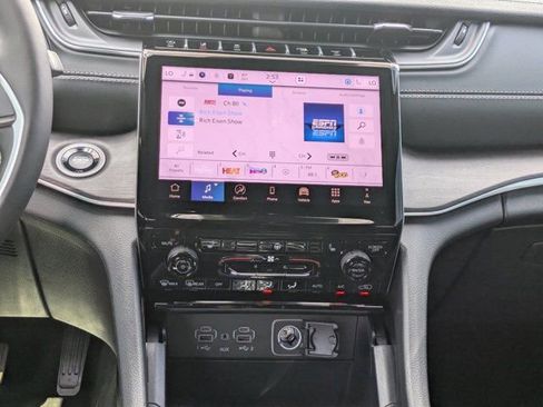 New 2025 Jeep Grand Cherokee L Limited w/ Black Appearance Package image 16