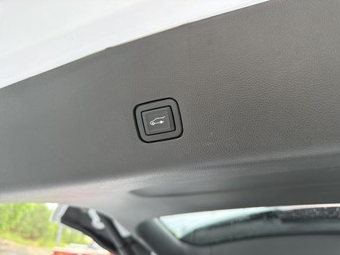 Used 2020 Chevrolet Traverse High Country FWD image 19