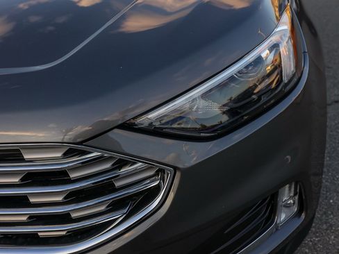 Used 2023 Ford Edge Titanium image 10