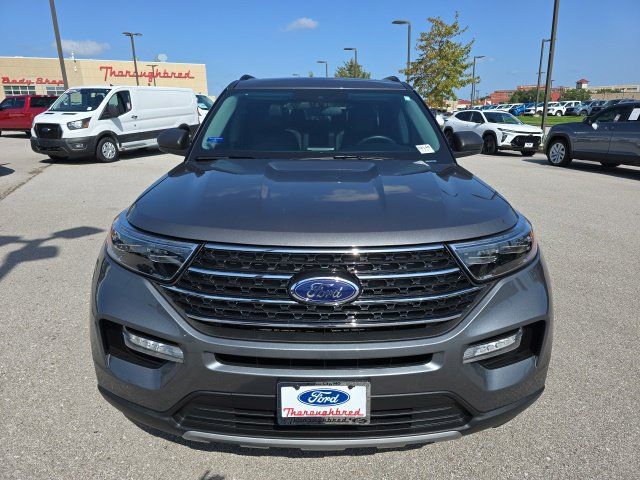 Used 2023 Ford Explorer XLT w/ Equipment Group 202A AWD/4WD image 8