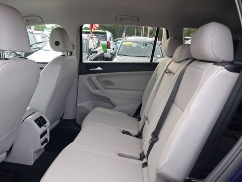 Used 2022 Volkswagen Tiguan SE FWD image 8