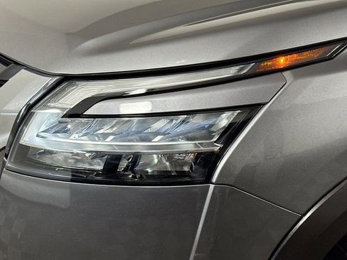 Used 2022 Nissan Pathfinder Platinum w/ Cargo Package image 3