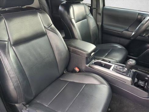 Used 2019 Toyota Tacoma TRD Off-Road w/ TRD Premium Off Road Package image 27