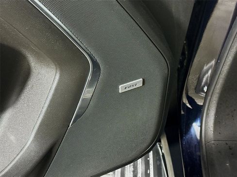 Used 2022 Chevrolet Suburban Premier image 13