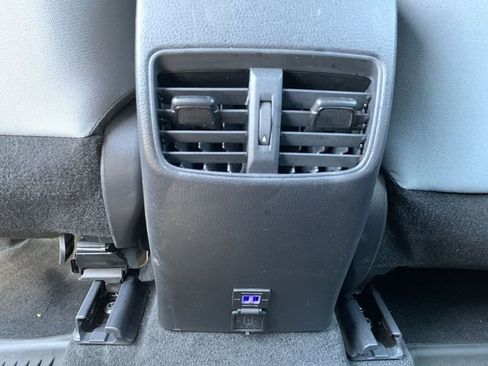 Used 2024 Toyota Corolla Cross AWD Hybrid image 31