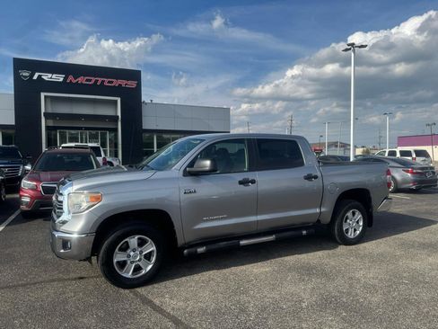 Used 2017 Toyota Tundra SR5 w/ SR5 Upgrade Package AWD/4WD image 2