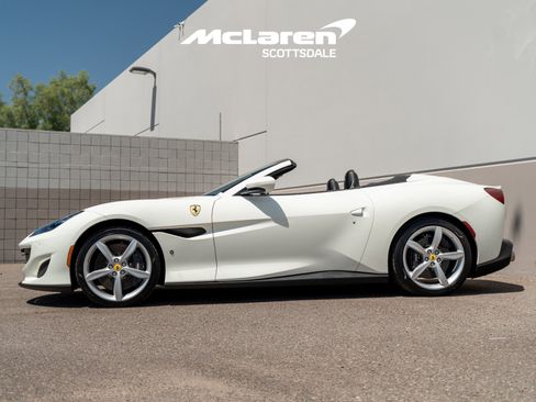 Used 2019 Ferrari Portofino image 4