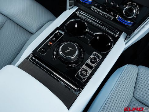 Used 2025 Rolls-Royce Cullinan AWD/4WD image 48