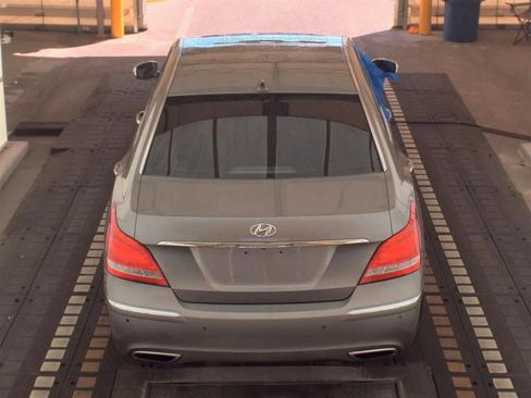 Used 2012 Hyundai Equus Signature RWD image 6