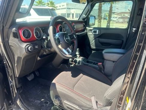 Certified 2023 Jeep Gladiator Rubicon w/ Trailer Tow Package AWD/4WD image 18