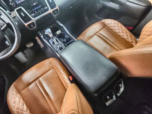 Used 2021 Kia Sorento SX Prestige image 24