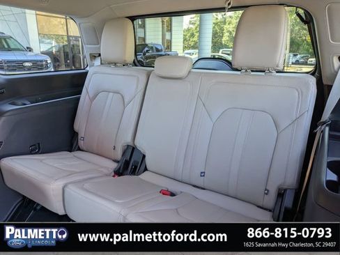Used 2023 Ford Expedition Limited image 11