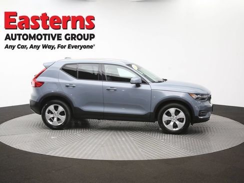 Used 2021 Volvo XC40 T4 Momentum FWD image 45