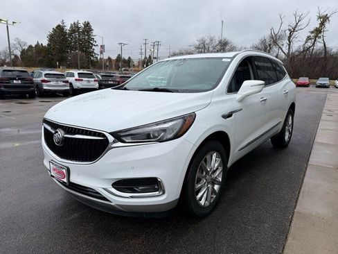 Used 2020 Buick Enclave Premium w/ Sun and Sites Package image 4