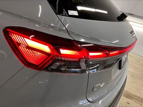 Used 2023 Audi Q4 e-tron Premium Plus w/ Premium Plus image 28