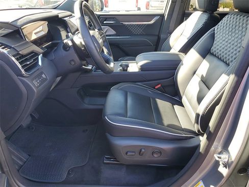 Used 2025 GMC Acadia Denali w/ Super Cruise Package image 23