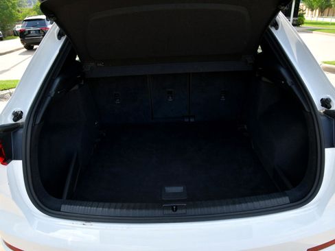 Used 2020 Audi Q3 2.0T Premium image 30