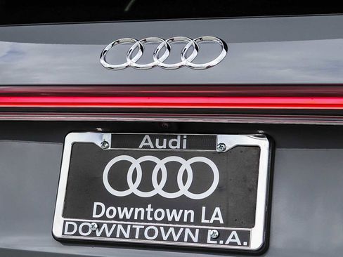 Used 2023 Audi Q4 e-tron Prestige image 11