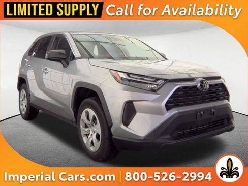 Used 2025 Toyota RAV4 LE AWD/4WD image 1