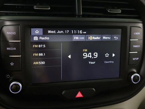 Certified 2023 Kia Soul LX w/ LX Technology Package FWD image 42