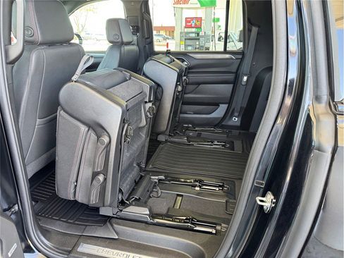Used 2024 Chevrolet Suburban RST w/ Luxury Package RWD image 36