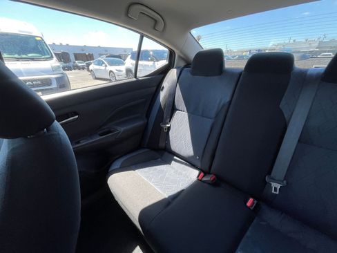 Used 2025 Nissan Versa SV image 39