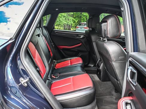 Used 2020 Porsche Macan AWD/4WD image 16
