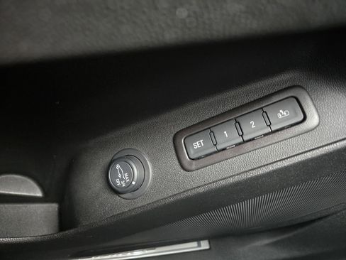 Used 2022 Chevrolet Equinox Premier image 22