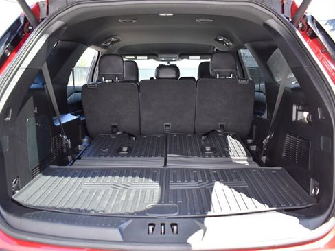 Used 2020 Ford Explorer XLT w/ Equipment Group 202A AWD/4WD image 35