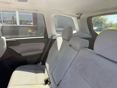 Used 2017 Subaru Forester 2.5i Premium w/ All-Weather Package AWD/4WD image 9