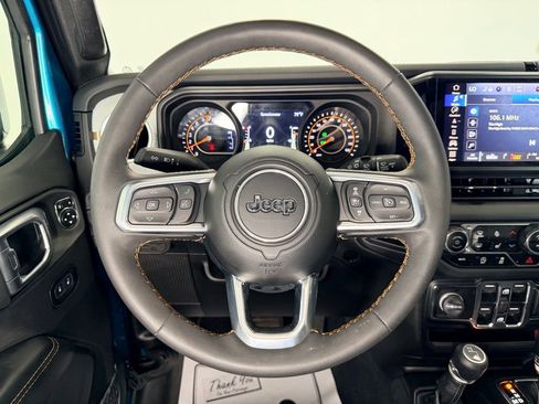 Used 2024 Jeep Wrangler Unlimited Sahara w/ Technology Group AWD/4WD image 15