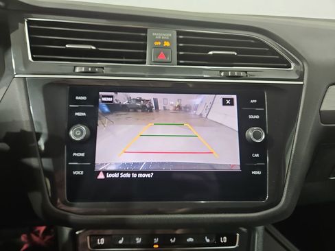 Used 2020 Volkswagen Tiguan SE w/ Panoramic Sunroof Package AWD/4WD image 20