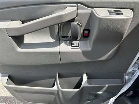 New 2025 Chevrolet Express 3500 Work Van w/ Power Convenience Package image 22