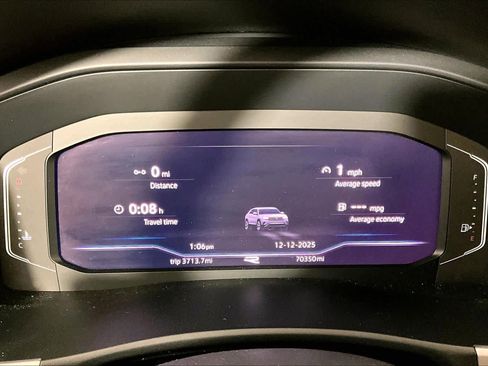 Used 2020 Volkswagen Atlas Cross Sport SEL R-Line image 24