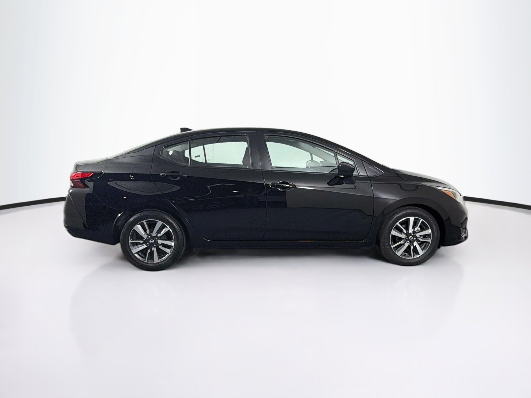 Used 2025 Nissan Versa SV FWD image 10