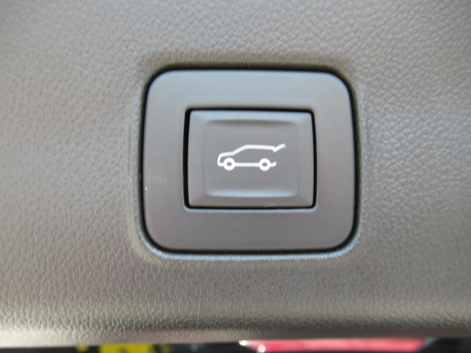 Used 2024 Chevrolet TrailBlazer RS w/ Convenience Package AWD/4WD image 38